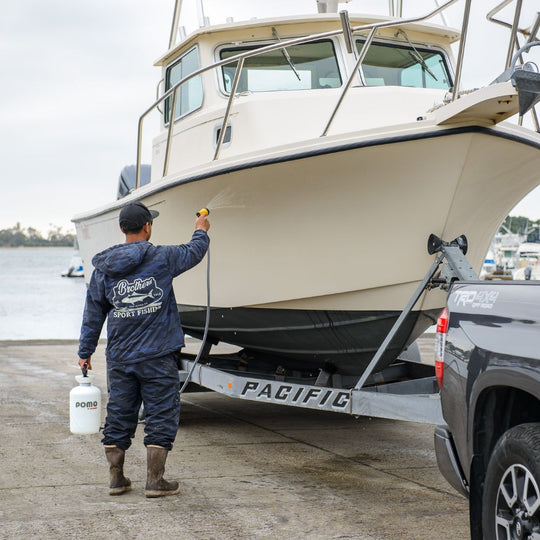 POMO High Pressure Outdoor Portable Shower or Sprayer with Hand Pump, 1.5 Gallon